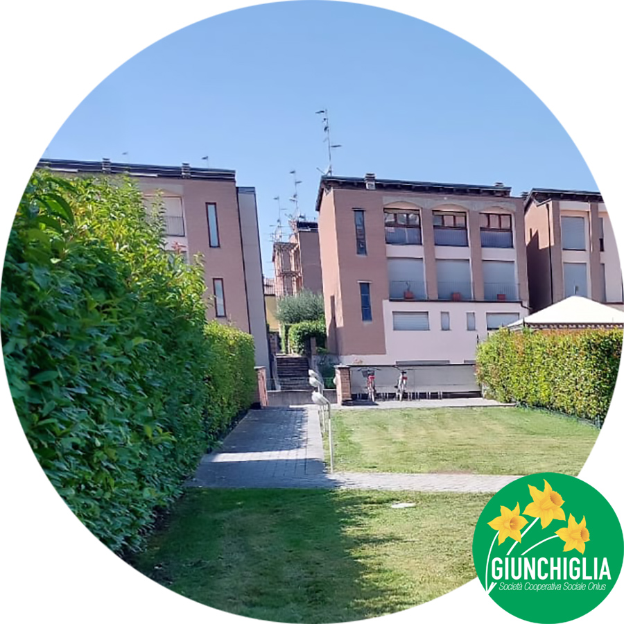 Manutenzione del verde a Parma - giardini condominiali-Giunchiglia